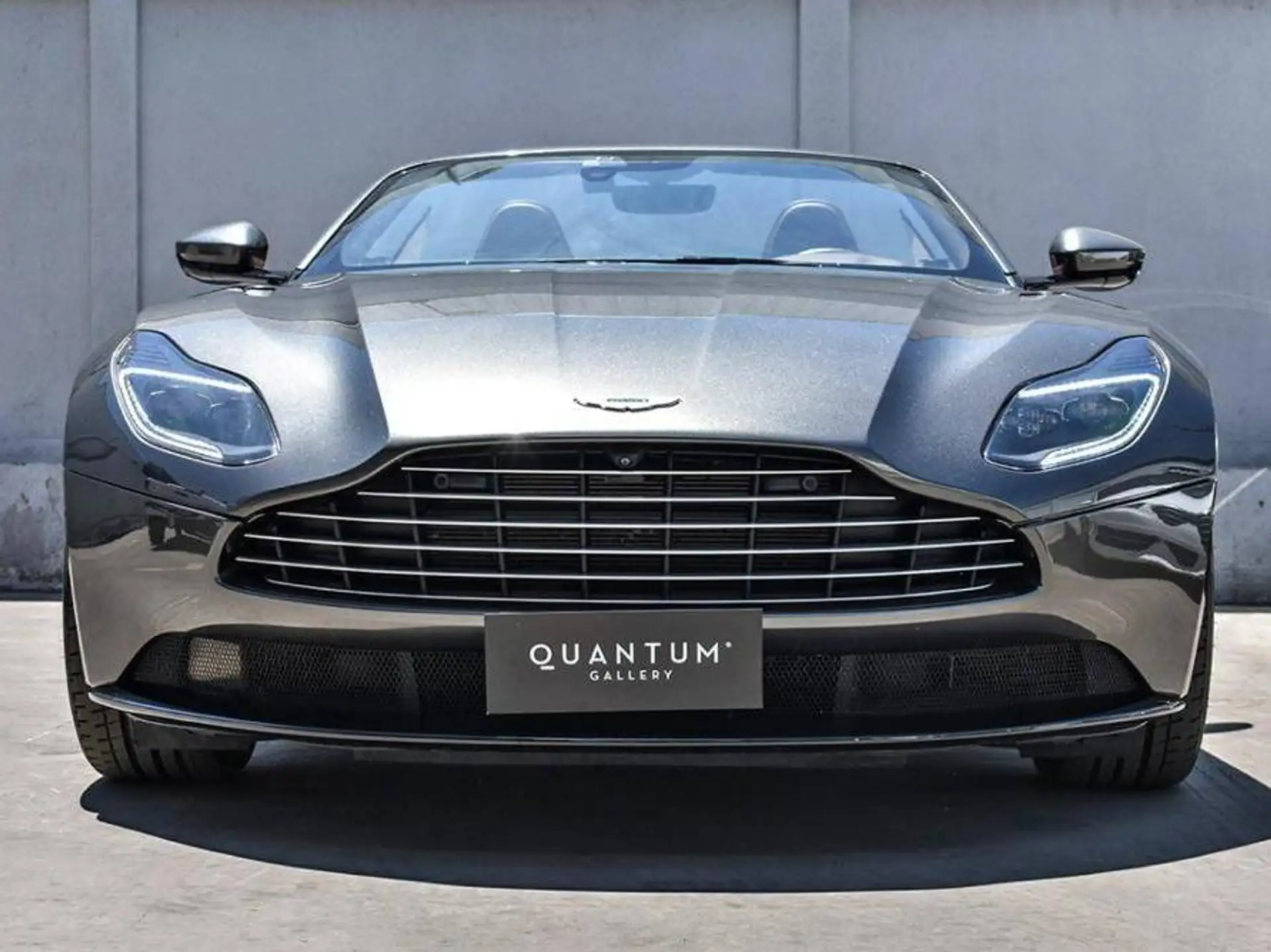 애스턴마틴 DB11 V8 2018 블랙 사진 6