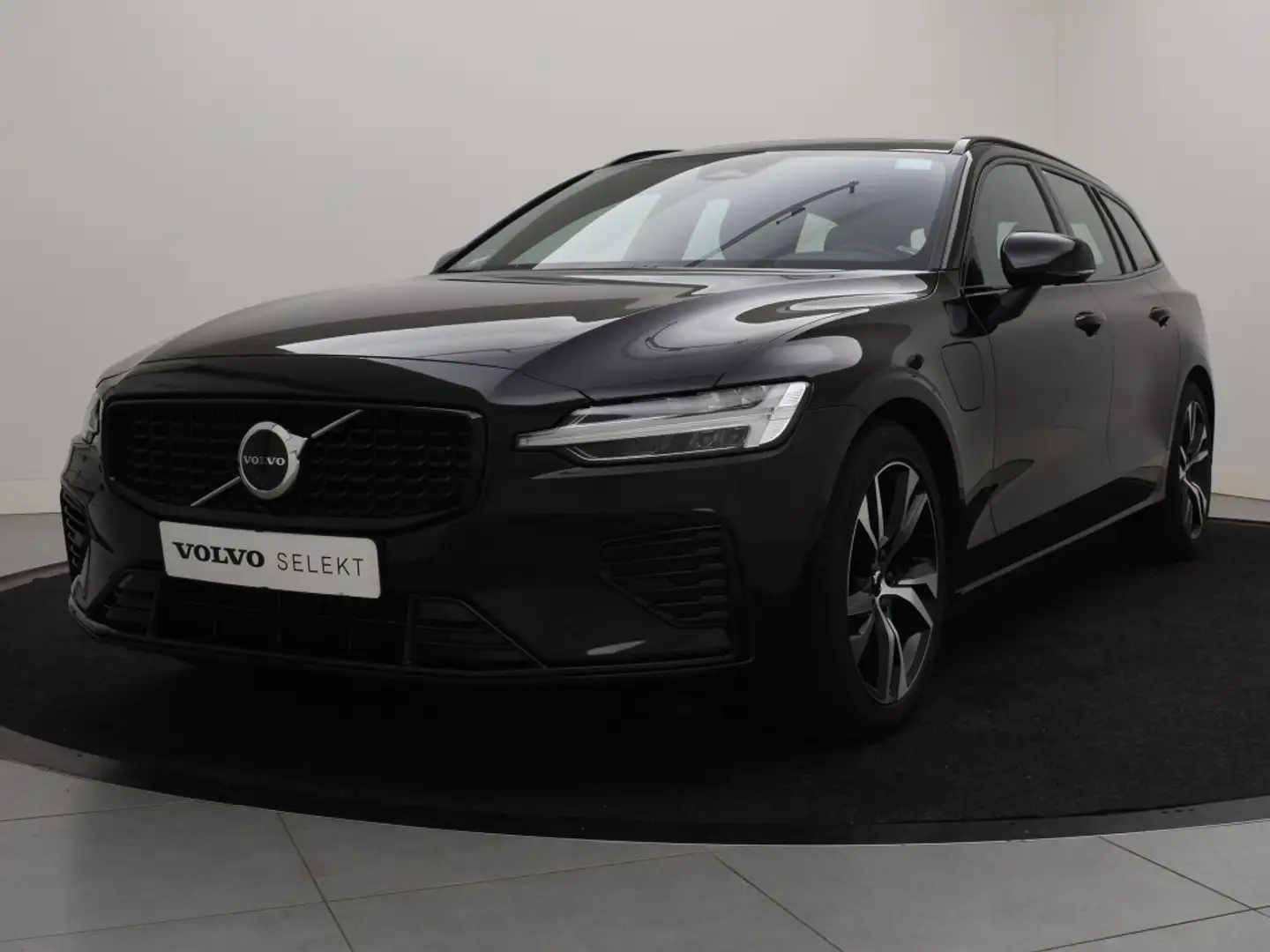 Volvo V60 T6 PLUG-IN HYBRID LONG RANGE PLUS DARK SCHUIFDAK T Zwart - 2