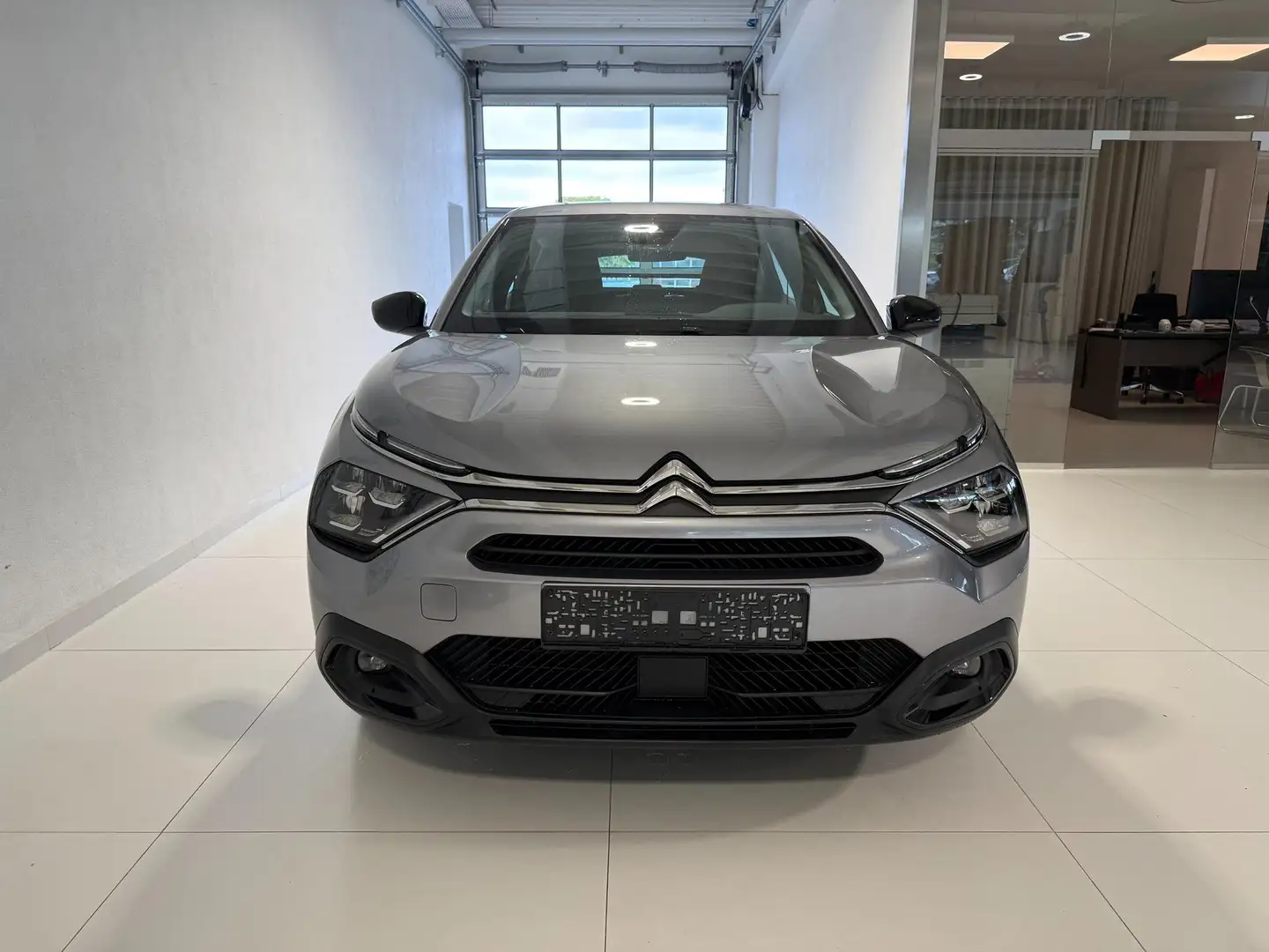 Citroen C4 1.2 PureTech 130 Plus 96 kW (131 PS) Klimaautom... Grau - 2