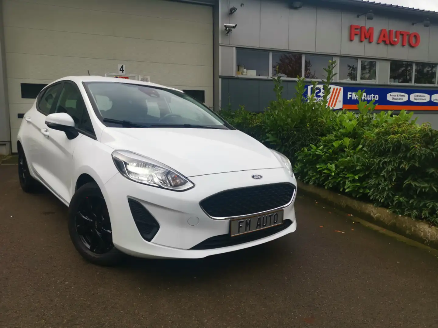 Ford Fiesta 1.0 EcoBoost Cool&Connect Blanc - 1