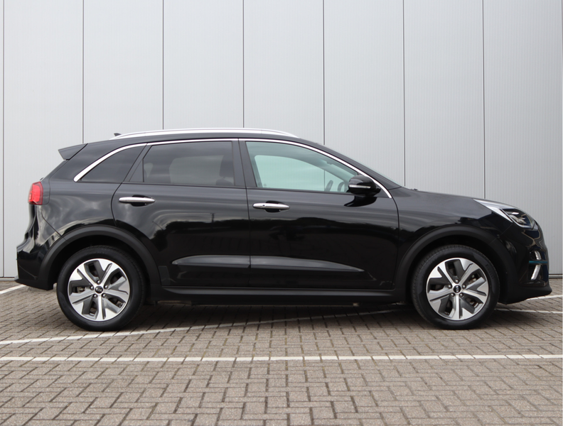 Kia e-Niro ExecutiveLine 64 kWh | Camera | Keyless | ACC | Or — photo 19