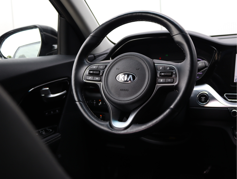 Kia e-Niro ExecutiveLine 64 kWh | Camera | Keyless | ACC | Or — photo 21