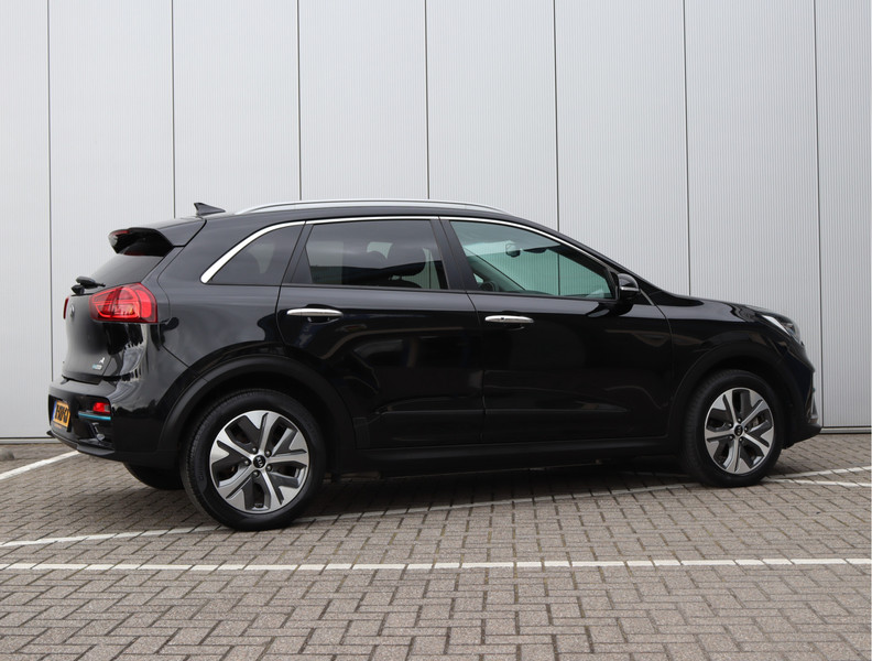 Kia e-Niro ExecutiveLine 64 kWh | Camera | Keyless | ACC | Or — photo 6