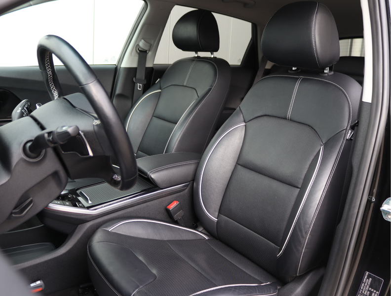 Kia e-Niro ExecutiveLine 64 kWh | Camera | Keyless | ACC | Or — photo 5