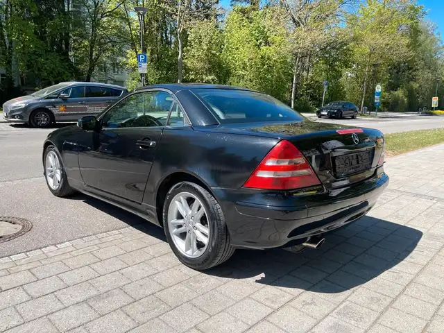 Mercedes-Benz SLK view 5