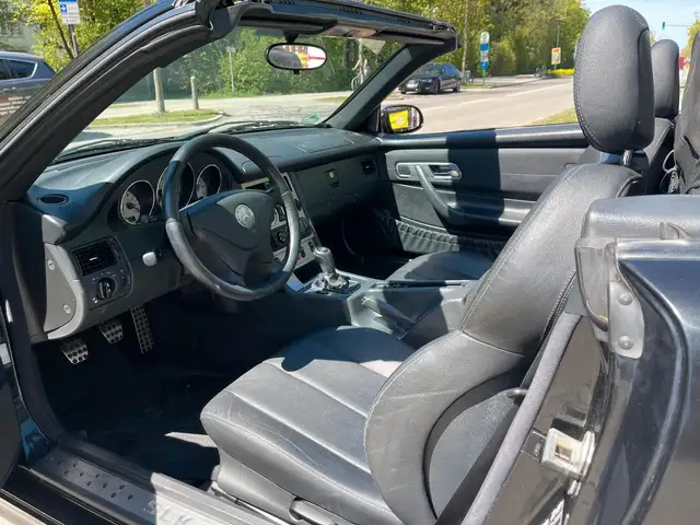 Mercedes-Benz SLK view 11