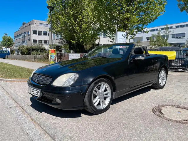 Mercedes-Benz SLK view 2