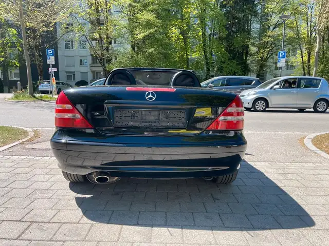 Mercedes-Benz SLK view 6