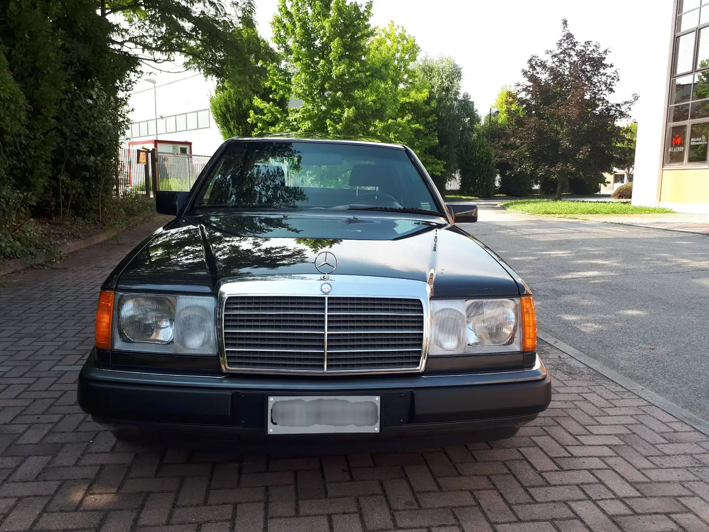 Mercedes-Benz 250 Diesel 5 cilindri aspirato - 2