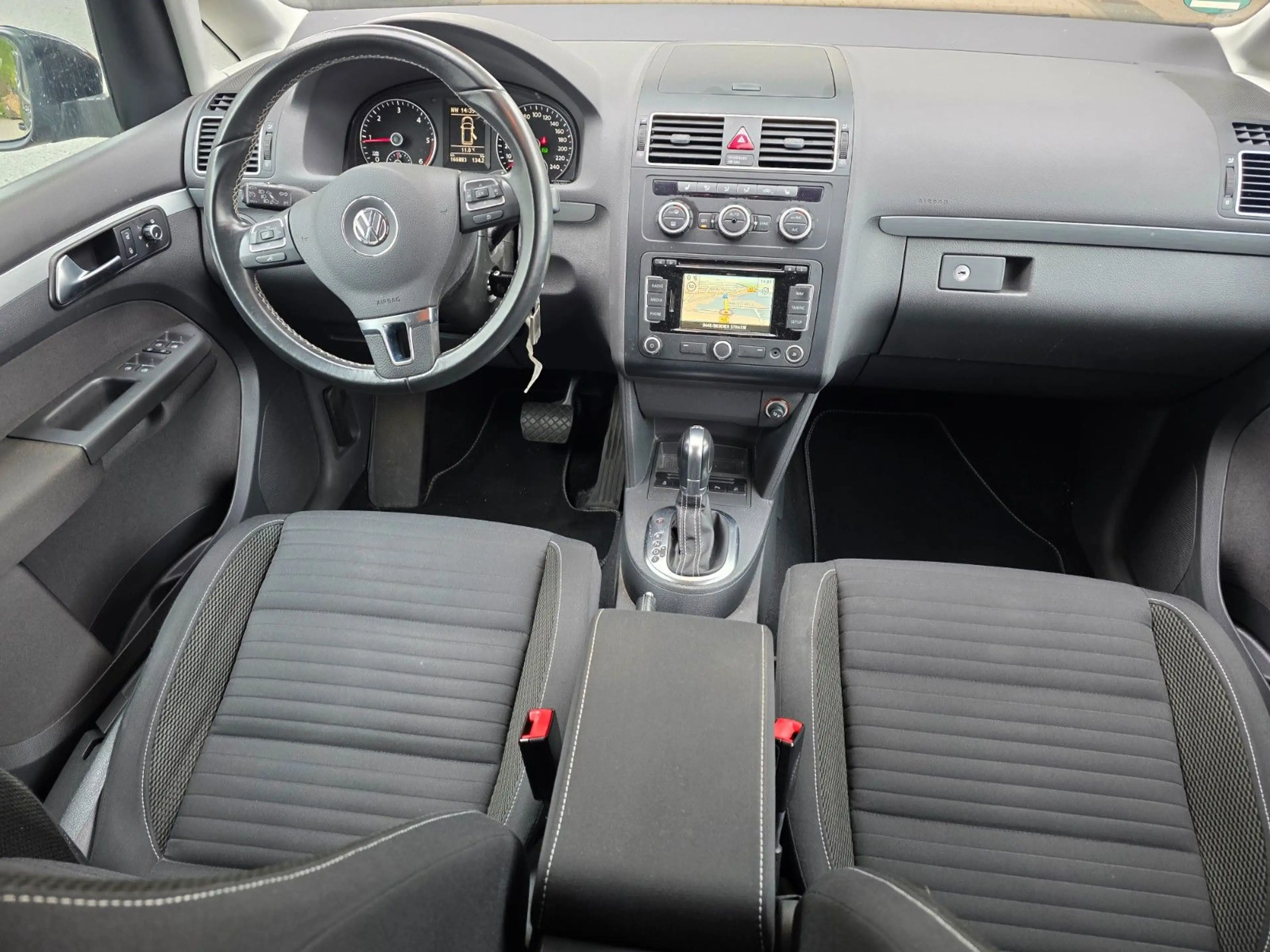 Volkswagen Touran Cup BMT Autom,Klimaauto,PDC,MFL,PDC,NAVI — photo 17