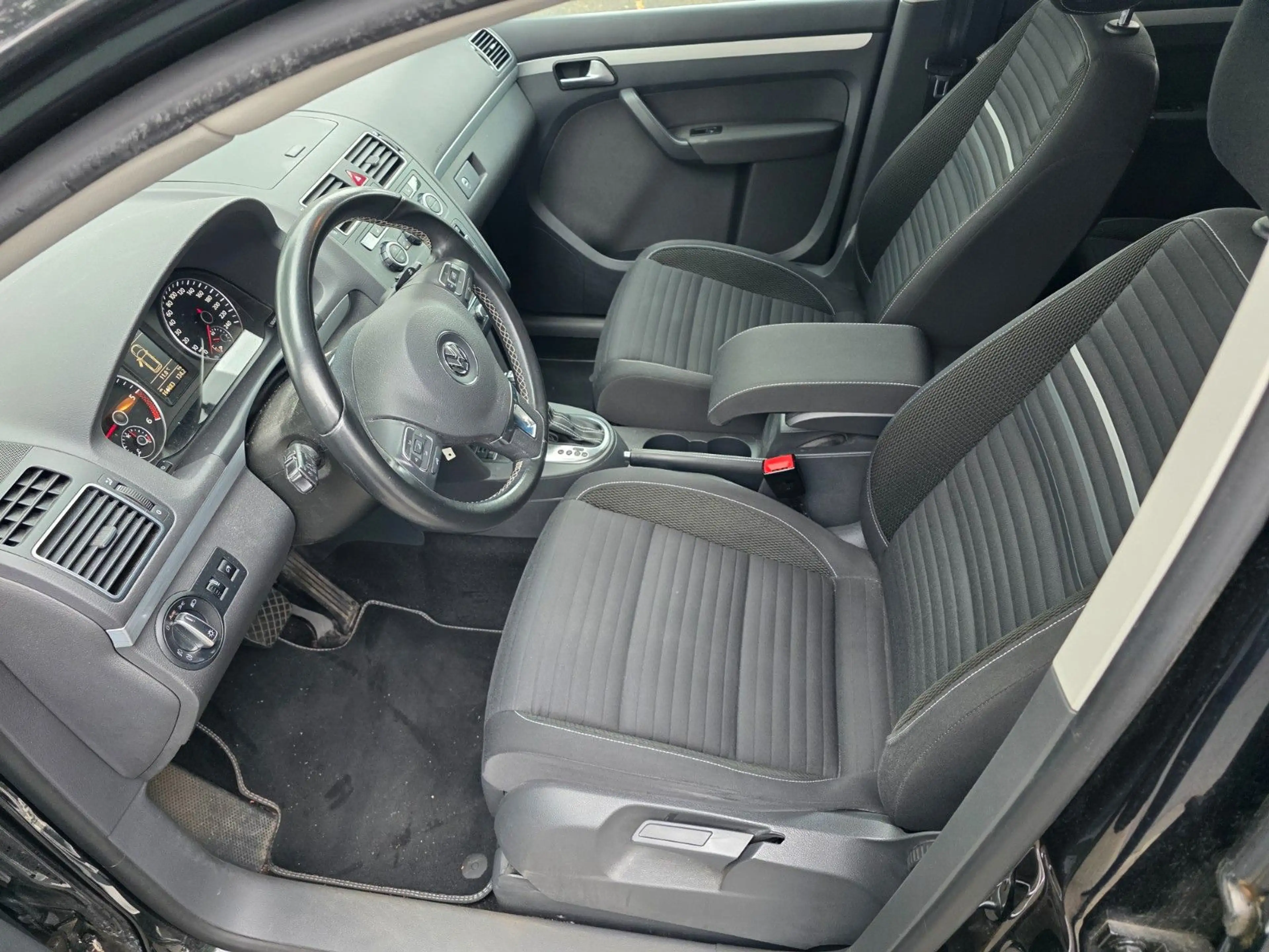 Volkswagen Touran Cup BMT Autom,Klimaauto,PDC,MFL,PDC,NAVI — photo 18