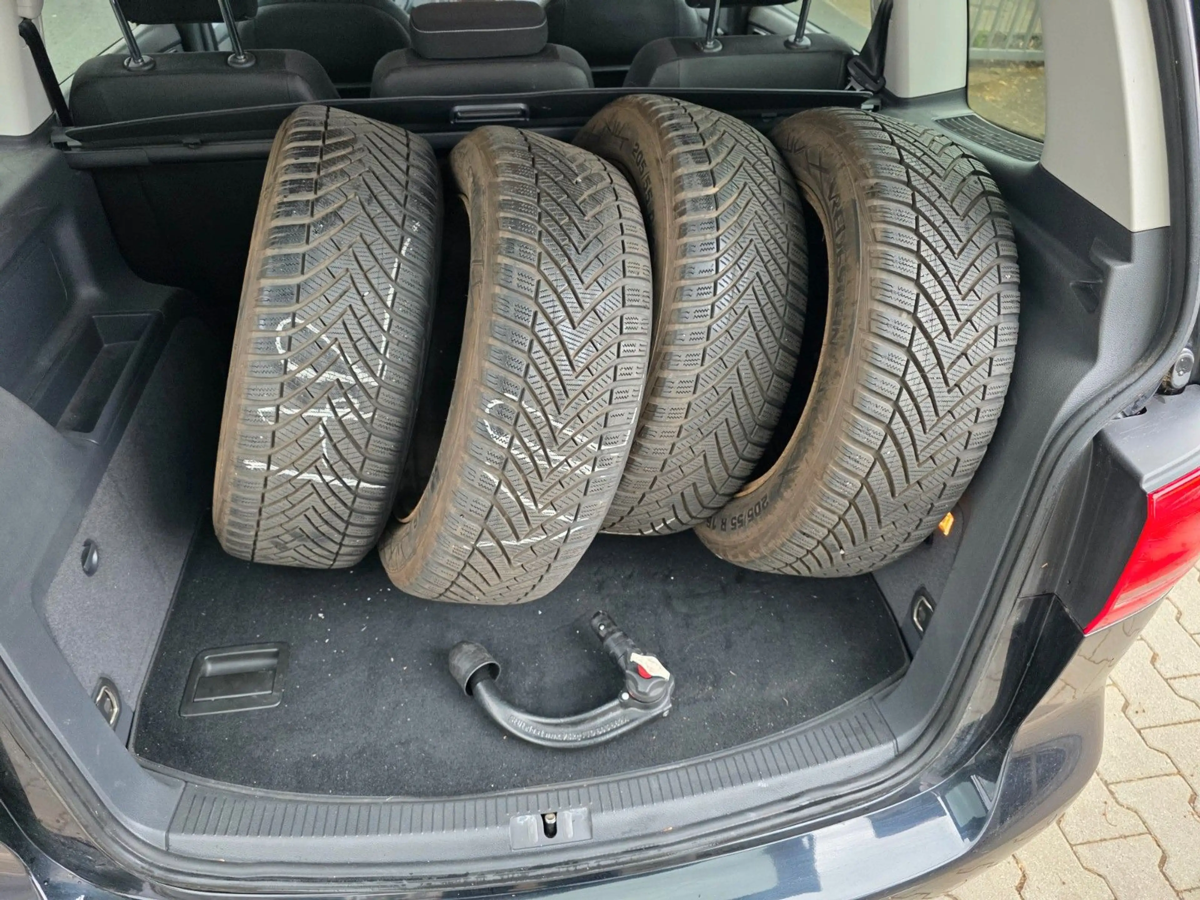Volkswagen Touran Cup BMT Autom,Klimaauto,PDC,MFL,PDC,NAVI — photo 23