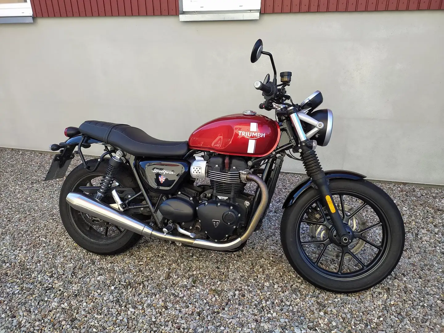 Triumph Street Twin Roşu - 1