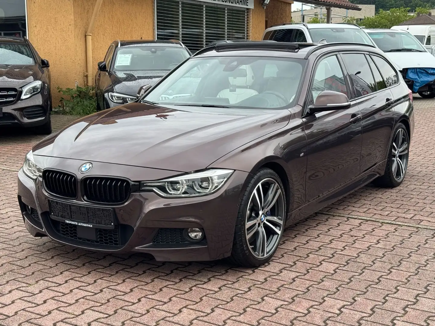 BMW 330 d Individual+HdUp+Pano+ACC+CAM+AHK+M-BREMSE Braun - 1