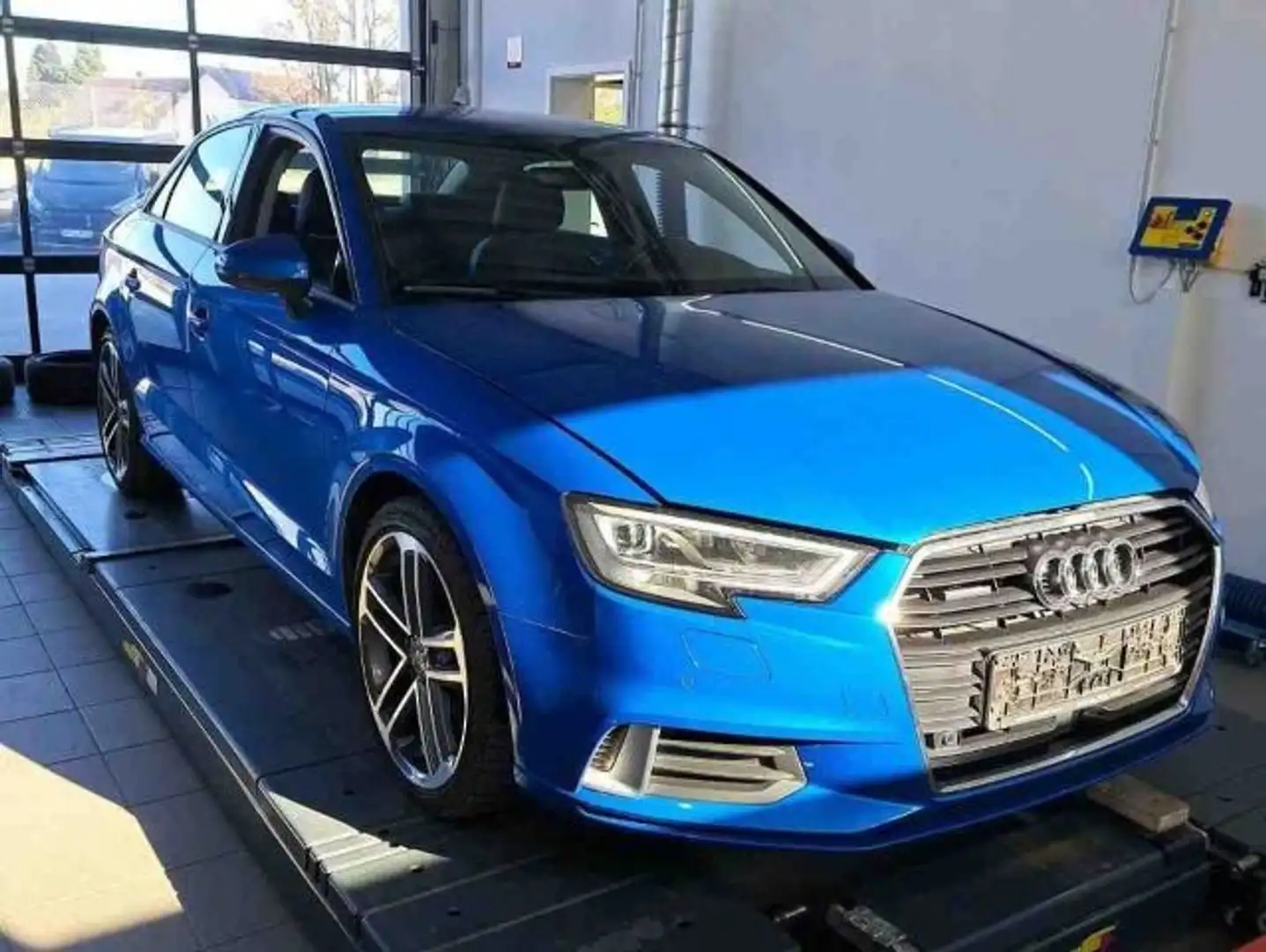 Audi A3 40 TFSI QU SPORT LED+NAV+VC+DAB+B&O Blau - 2