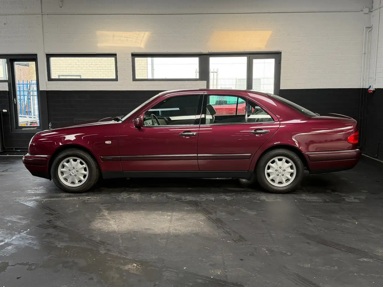 Mercedes-Benz E 200 Elegance | Airco | Concours staat | Geheel Origine, foto 3