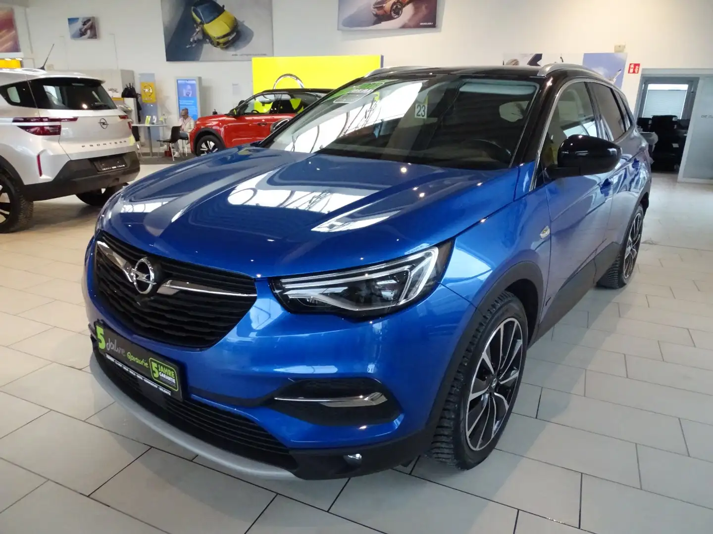 Opel Grandland X 1.6 Turbo Hybrid 4 ULTIMATE AHK+LED Modrá - 2