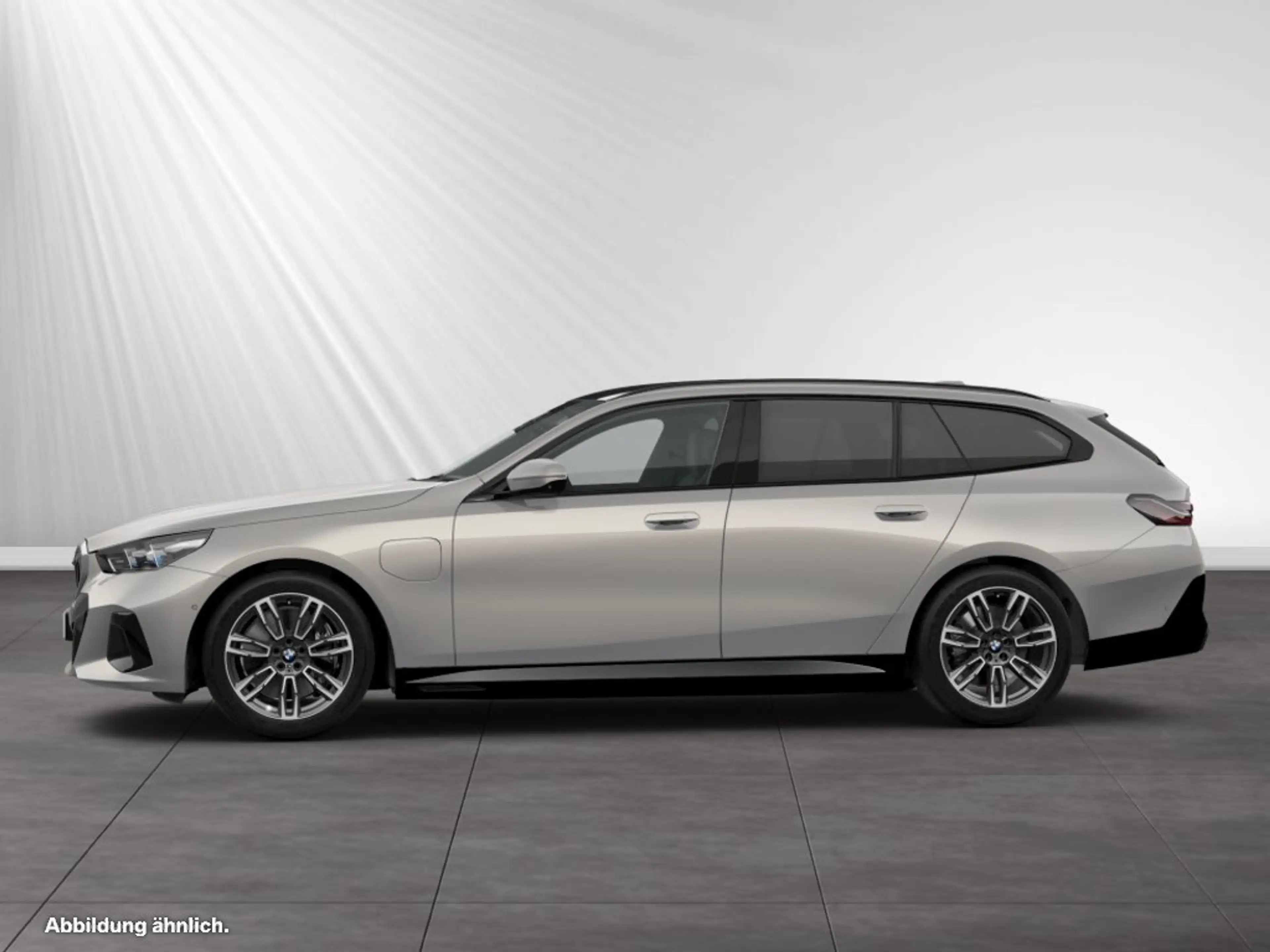 BMW 550 e xDrive Touring M Sport|AHK|Pano|Autobahnass. — photo 7