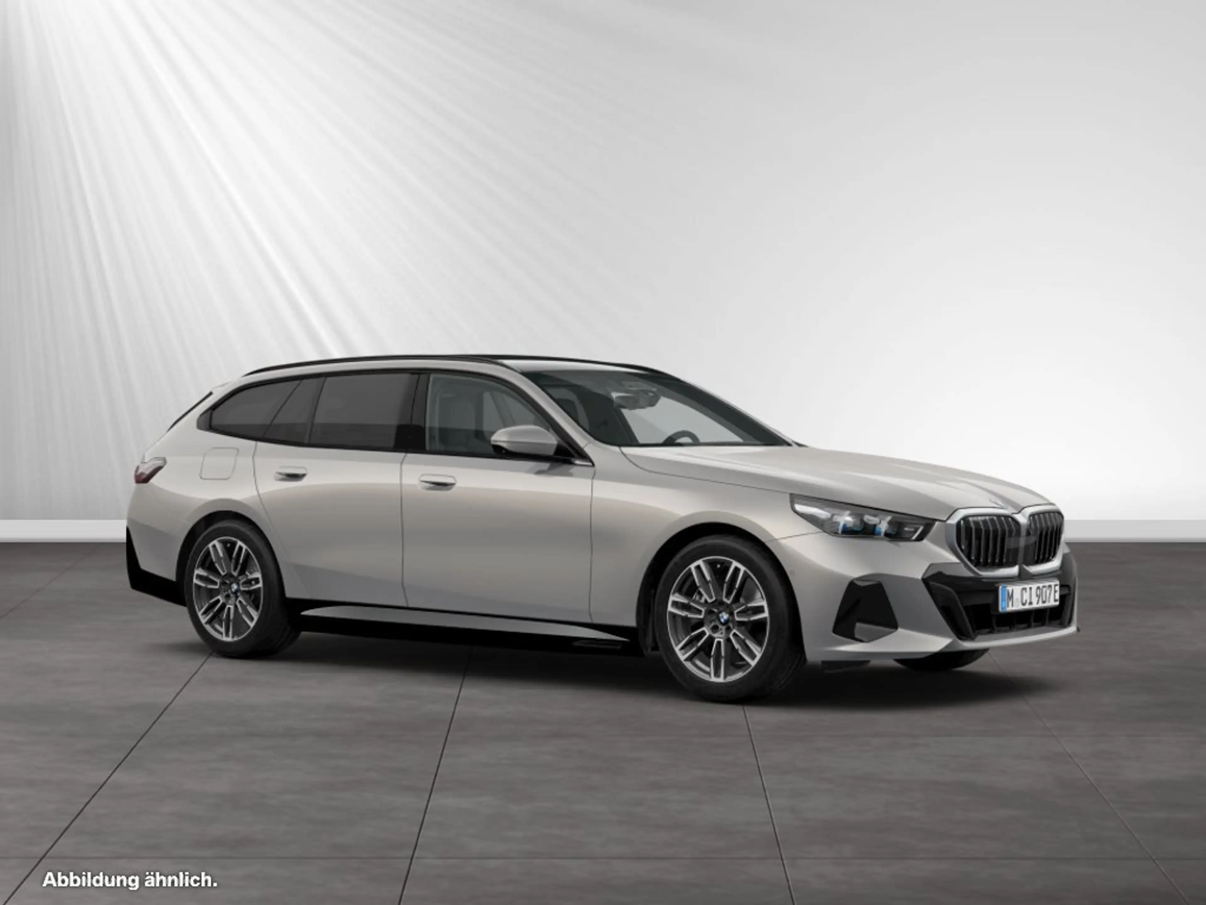 BMW 550 e xDrive Touring M Sport|AHK|Pano|Autobahnass. — photo 12
