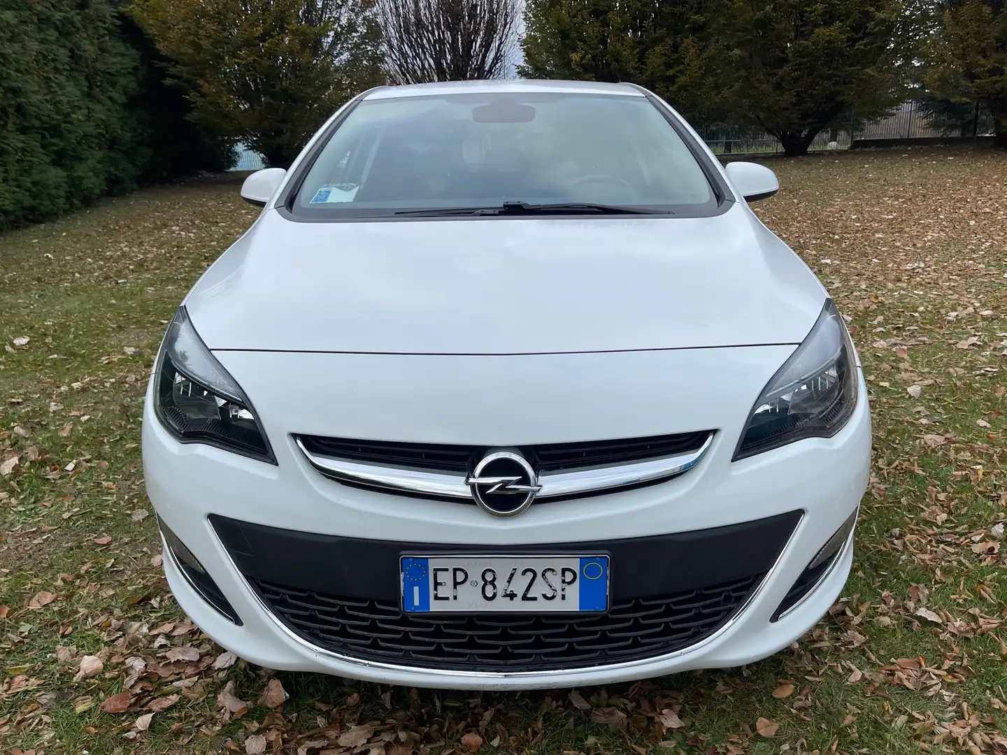 Opel Astra 5p 1.7 cdti Elective 110cv Weiß - 1