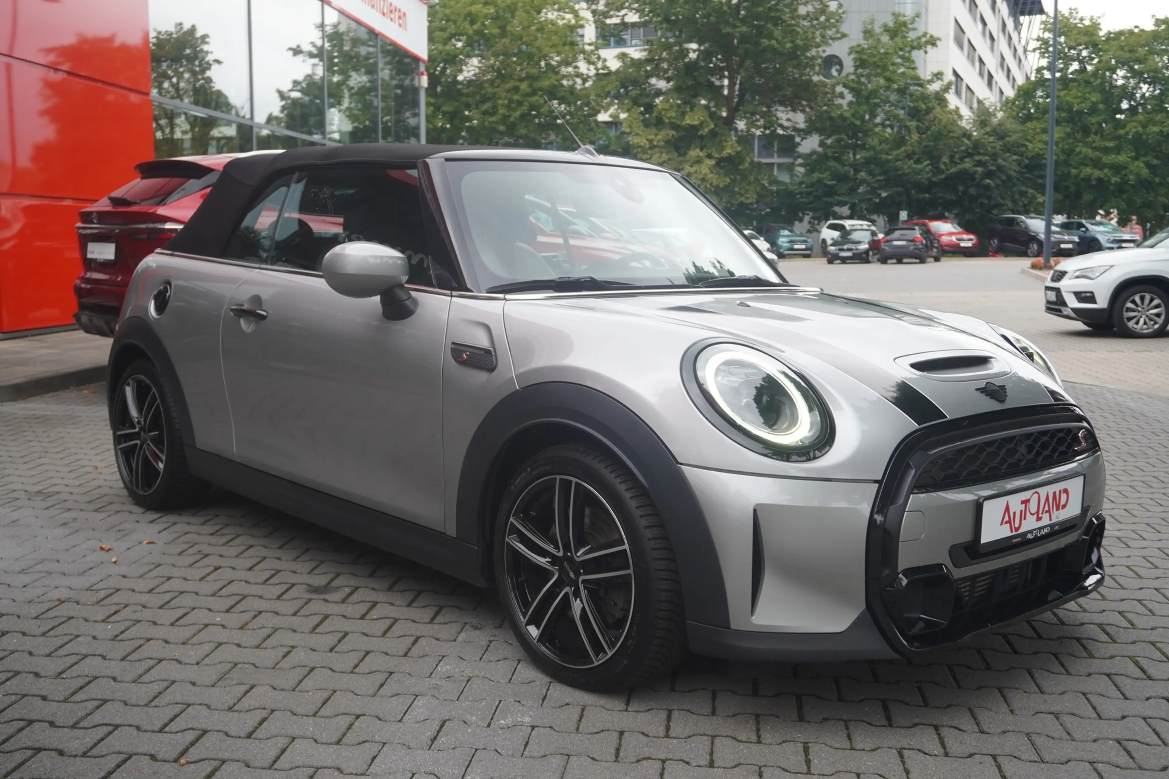 MINI Cooper S Cabrio Cabrio 2.0 Cooper S MINI Yours Trim — photo 4