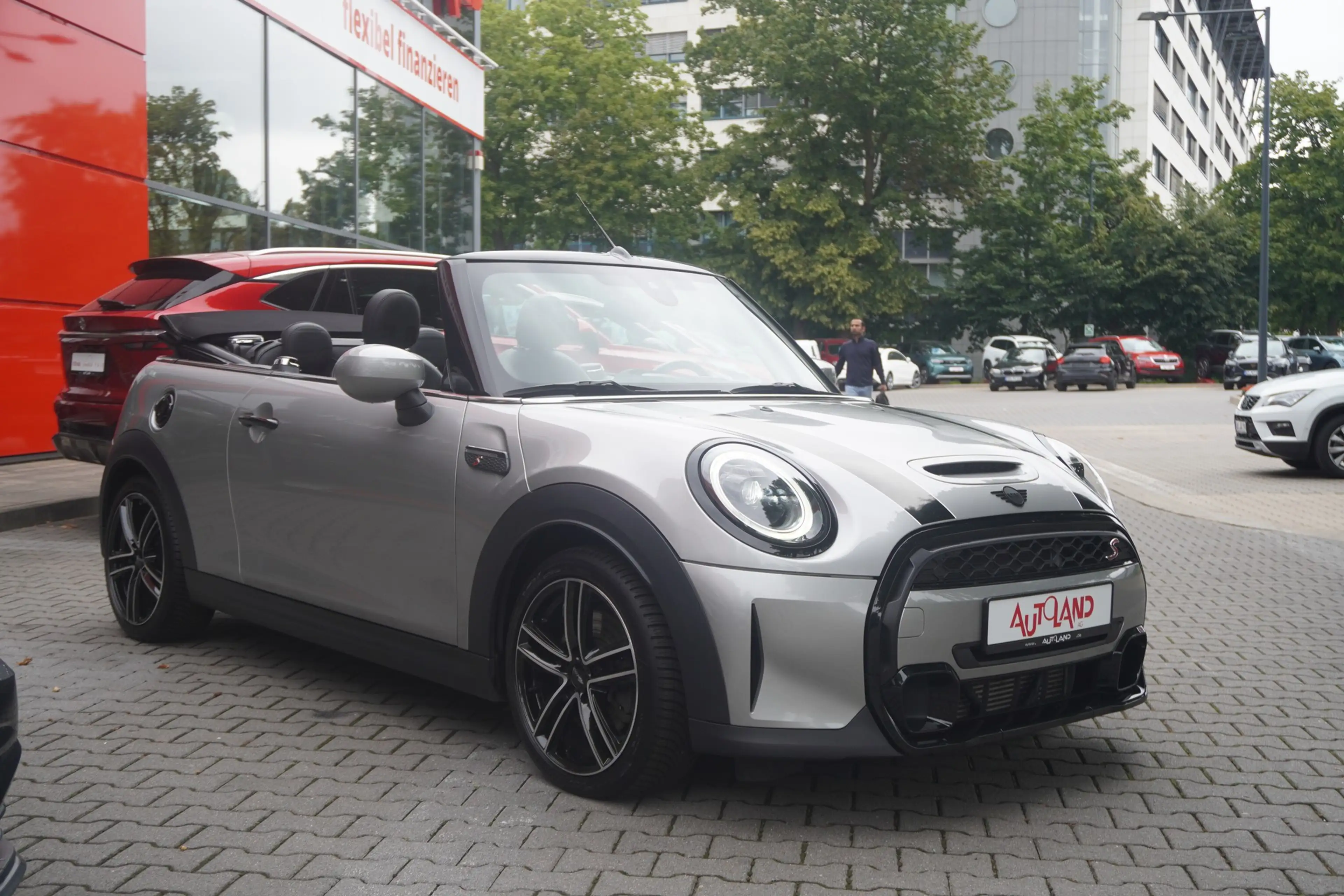 MINI Cooper S Cabrio Cabrio 2.0 Cooper S MINI Yours Trim — photo 11