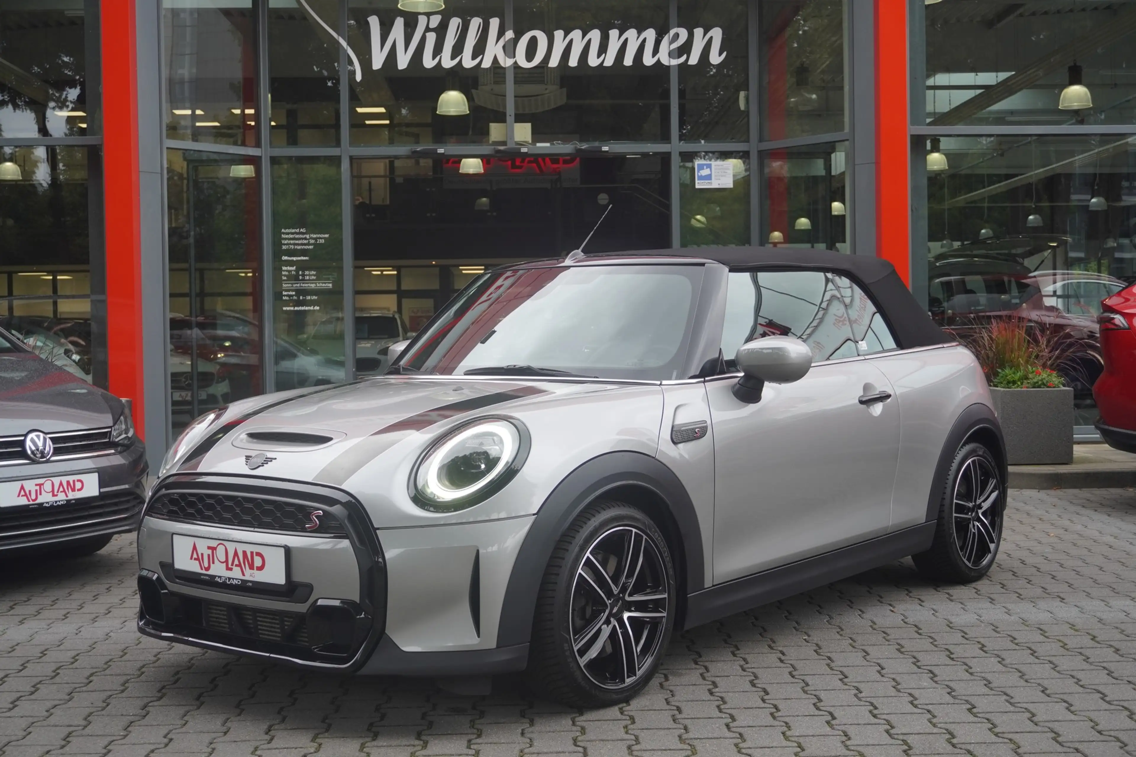 MINI Cooper S Cabrio Cabrio 2.0 Cooper S MINI Yours Trim — photo 2