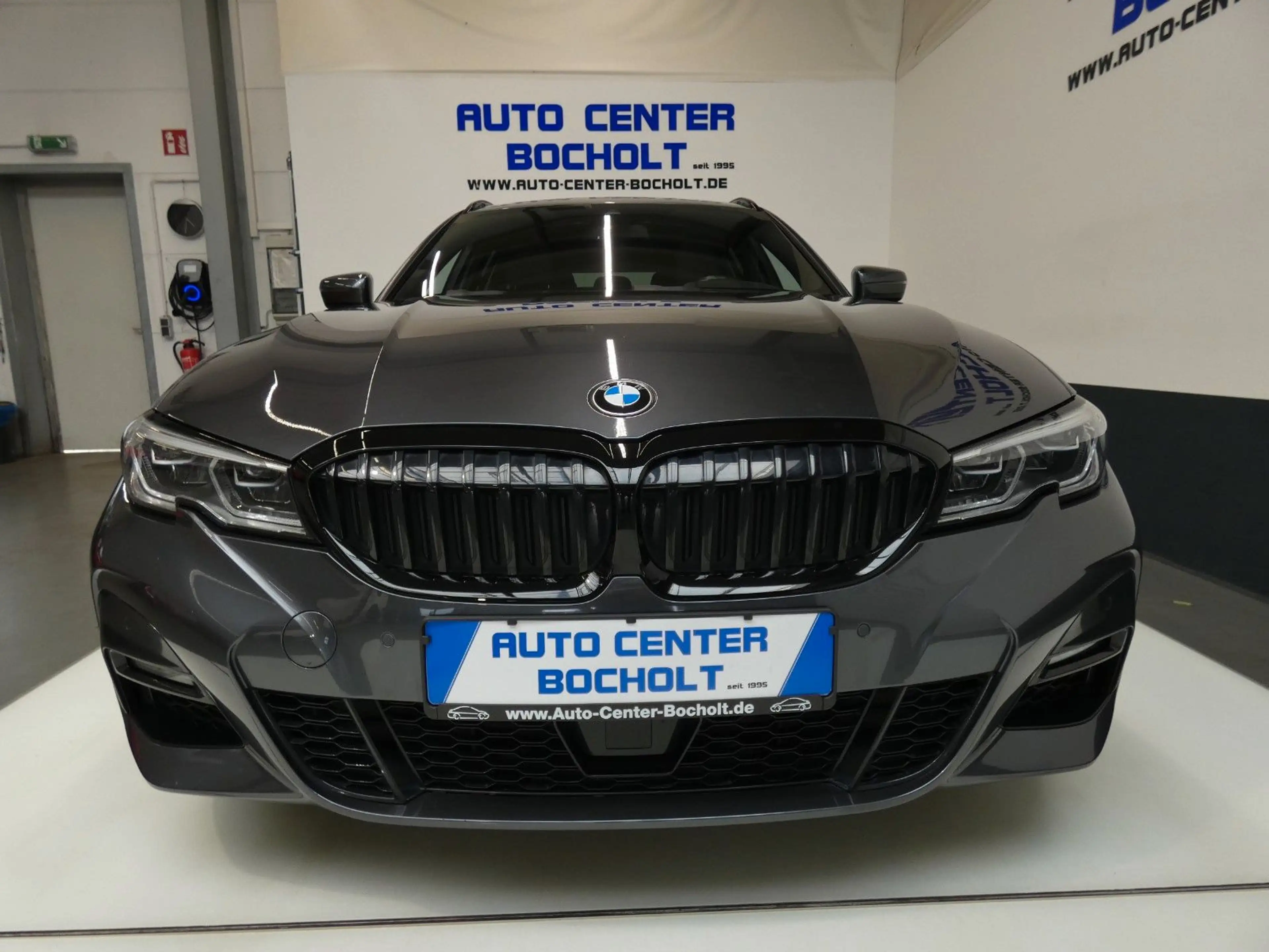 BMW 330 d xDrive M Sport*Panorama*HUD*DAB*ACC*Laser