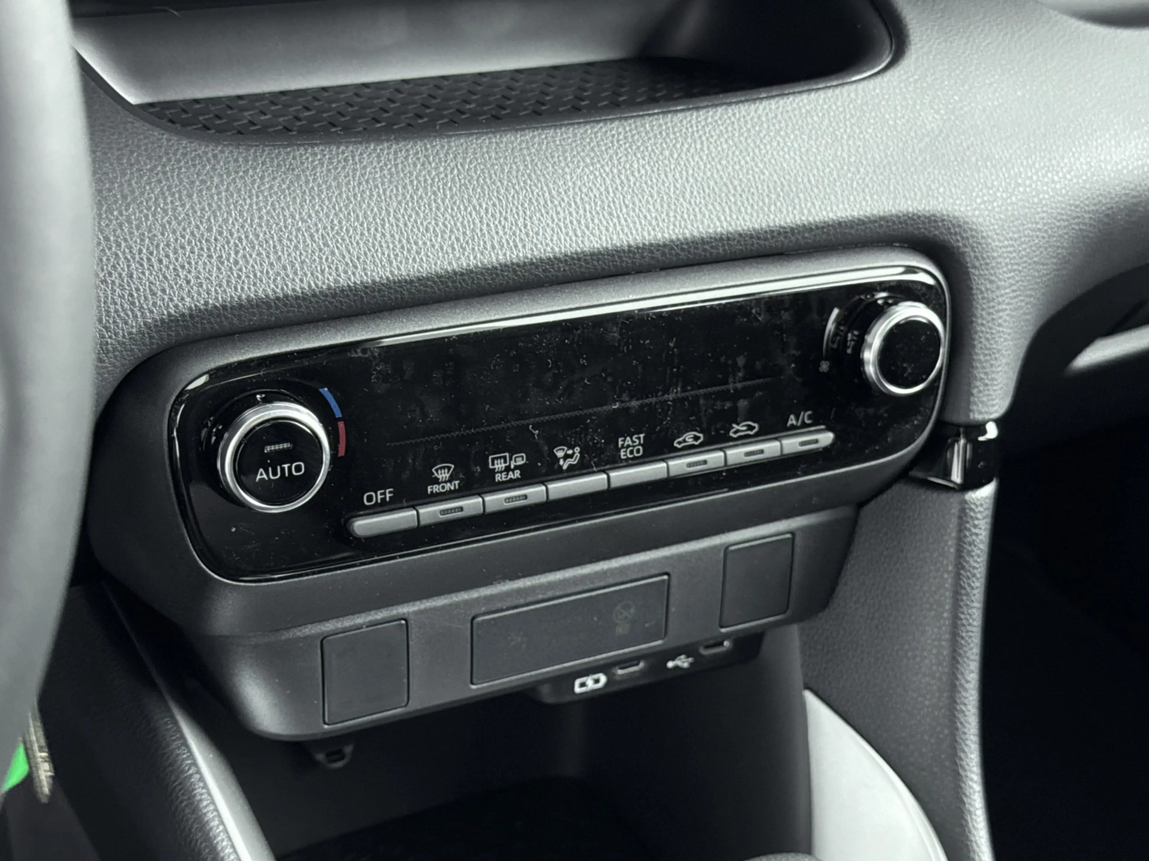 Toyota Yaris 1.5 Hybrid 115 Active — photo 9