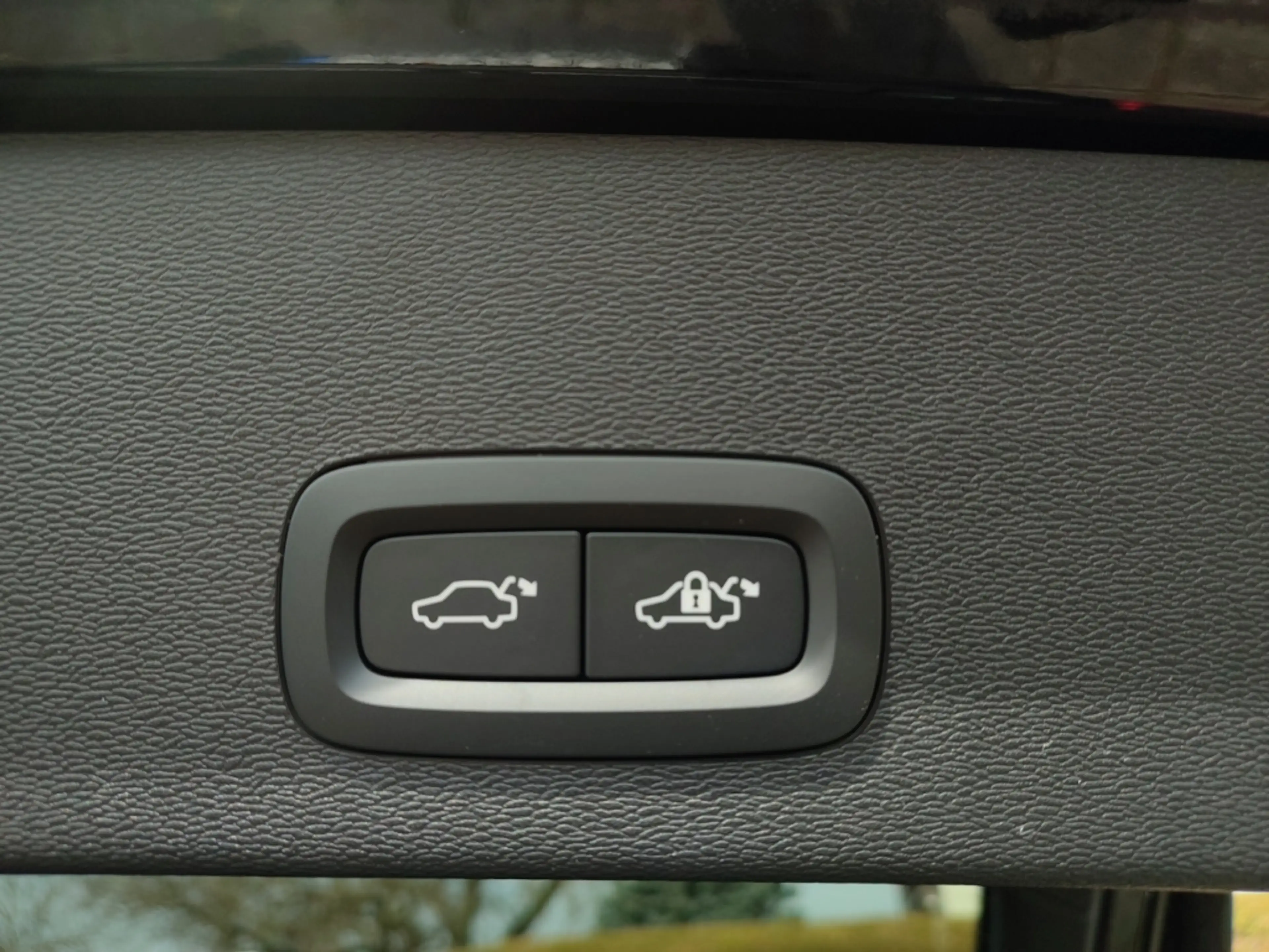 Volvo C40 Plus NAVI AHK PANO ACC RFK Klimaaut SHZ LRH LED TE — photo 15