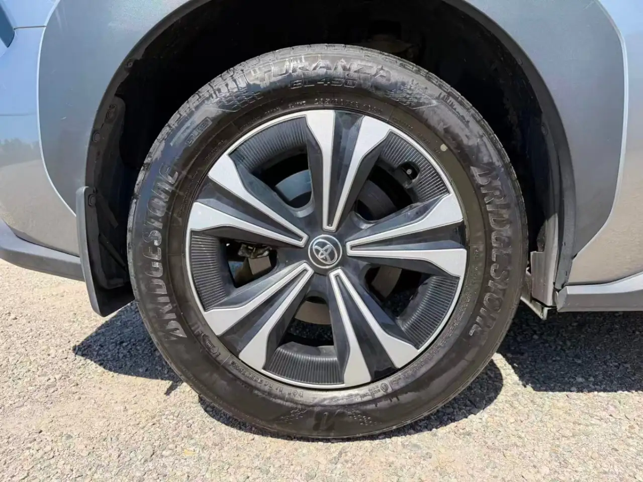 Toyota bZ4X снимка Toyota bZ4X