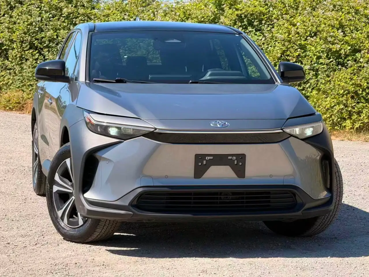 Toyota bZ4X снимка Toyota bZ4X
