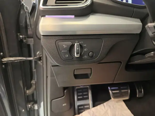 Audi Q5 view 11