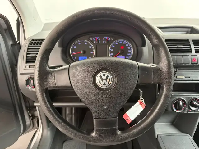 Volkswagen Polo view 10