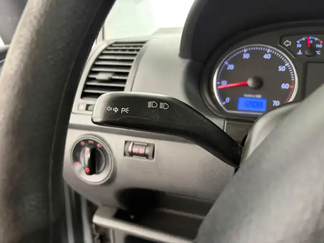Volkswagen Polo view 9