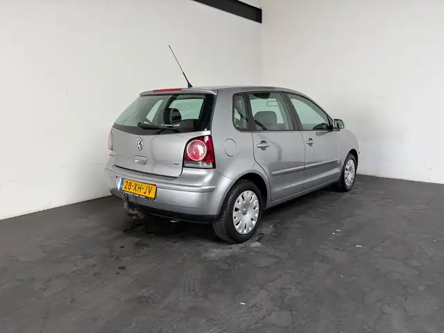 Volkswagen Polo view 2