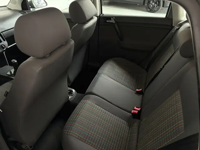 Volkswagen Polo view 16