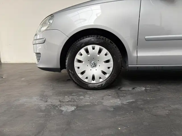 Volkswagen Polo view 22