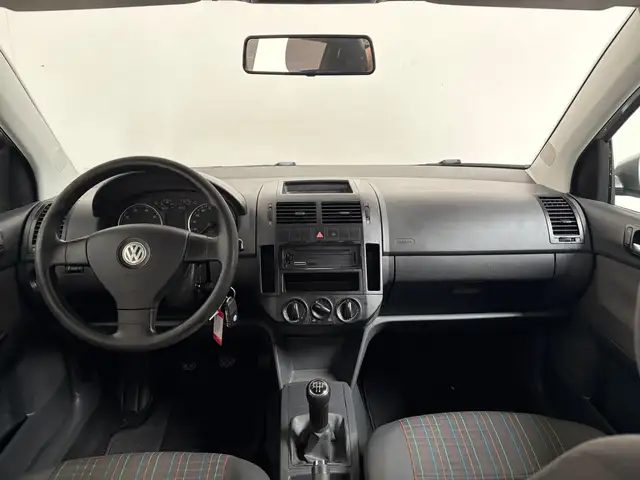 Volkswagen Polo view 3