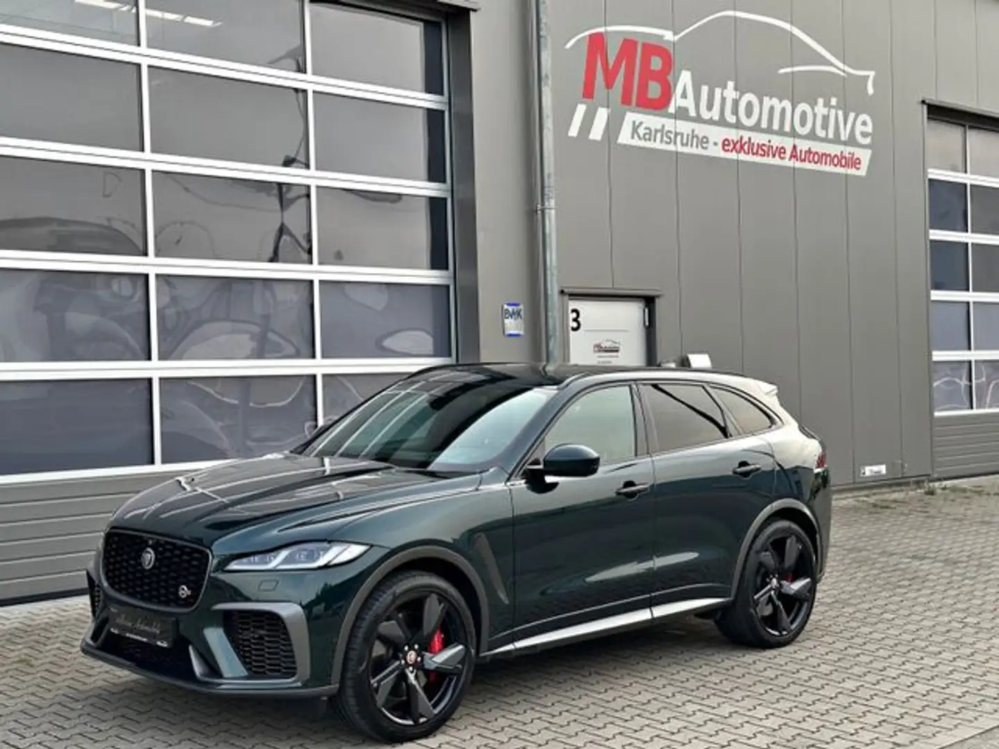 Jaguar F-Pace SVR AWD Racing Green Perf.Sitze R-Dynamic  SVR AWD Vert - 1