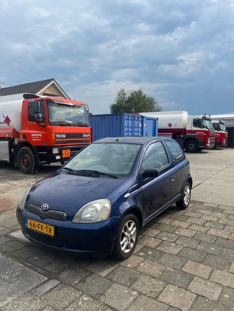 Toyota Yaris 1.0 linea sol - 1