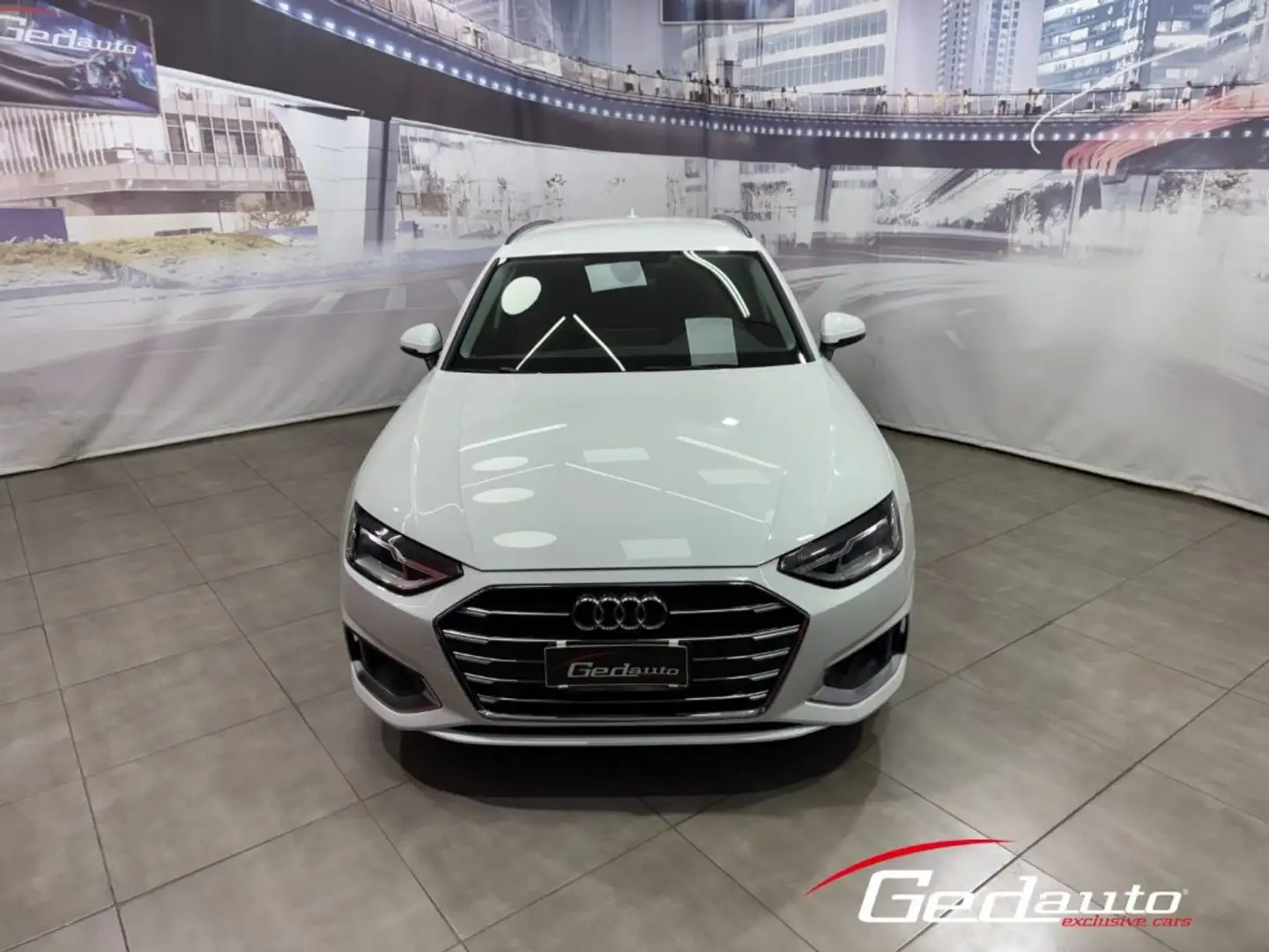 Audi A4 Avant 30 TDI/136 CV S tronic Advanced FULL-LED NAV Blanc - 1