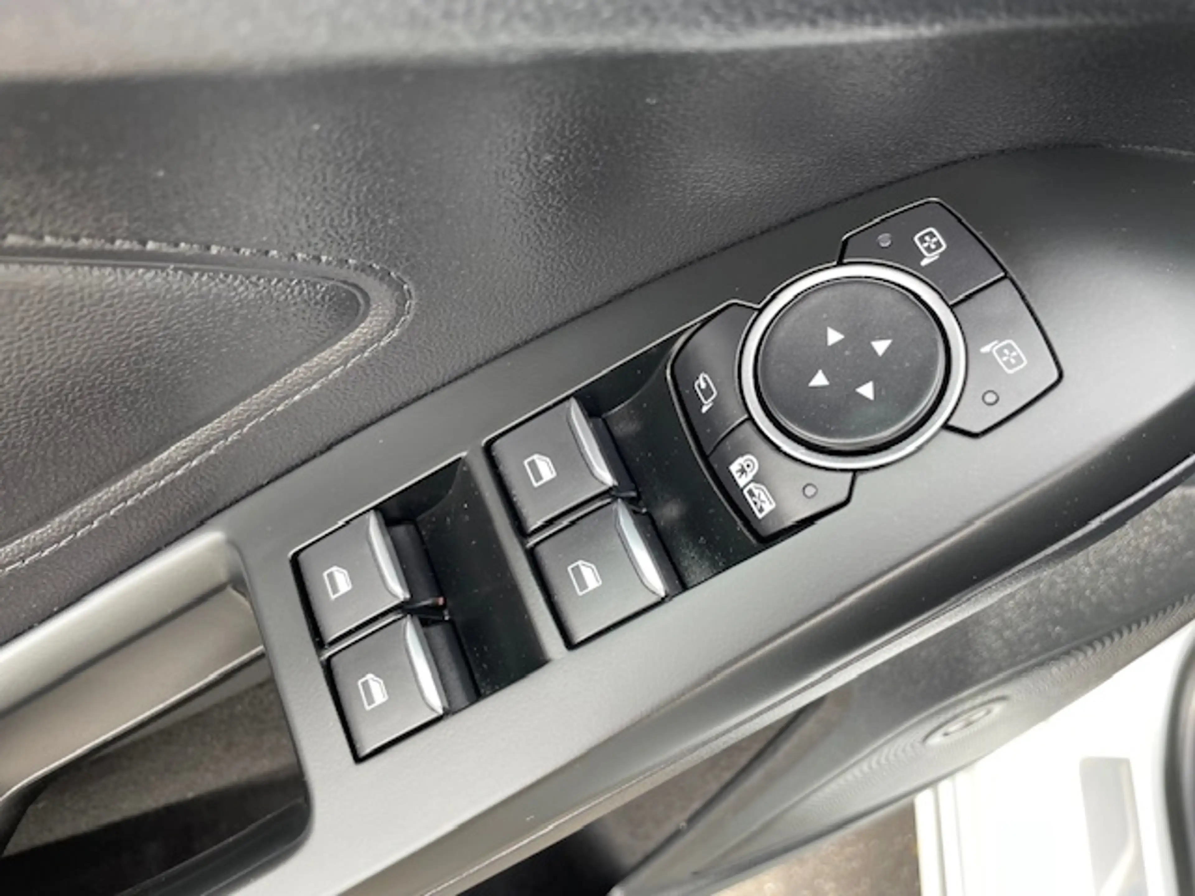 Ford Focus Vignale AHK, Standheizung — photo 8
