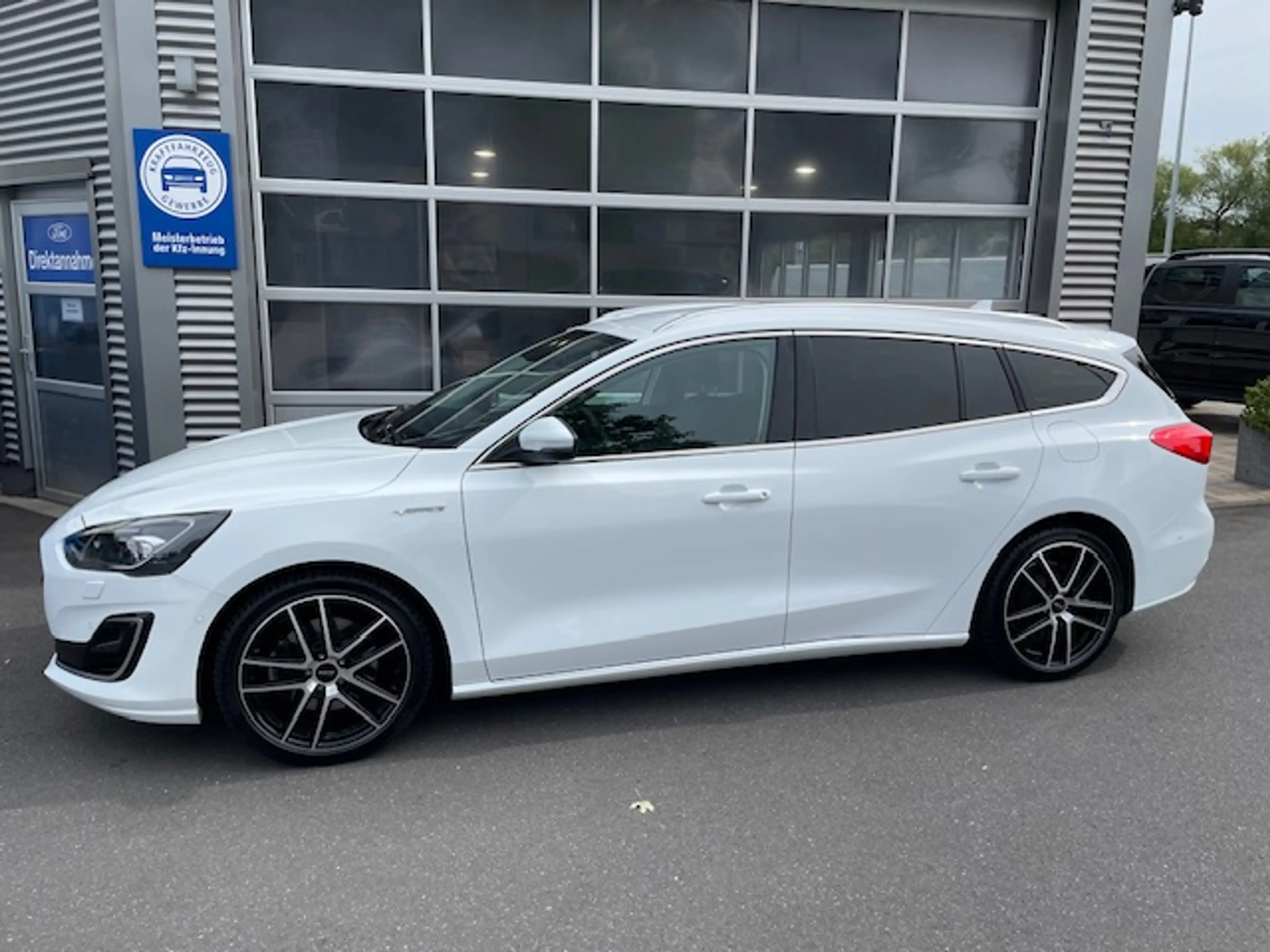 Ford Focus Vignale AHK, Standheizung — photo 2