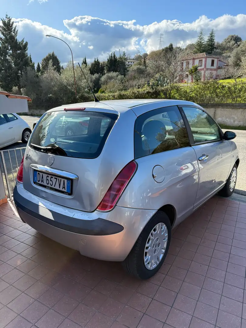 Lancia Ypsilon 1.2 8v Argent - 2
