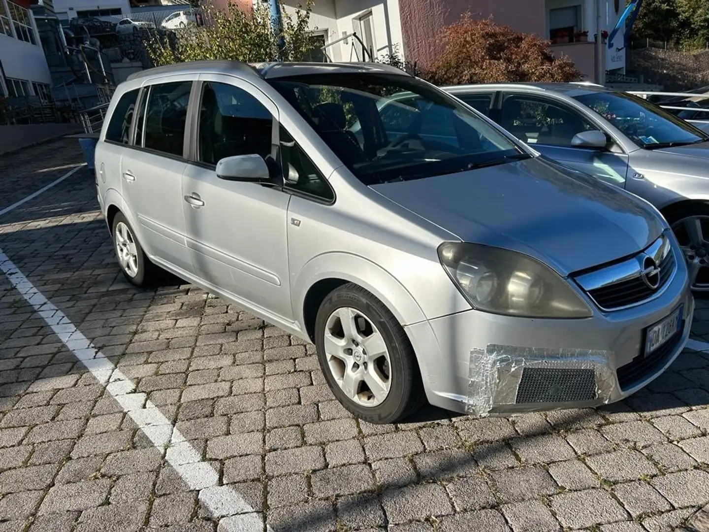 Opel Zafira 1.9 CDTI Edition Euro4 Fix preis!!!!!!!!! Grau - 2
