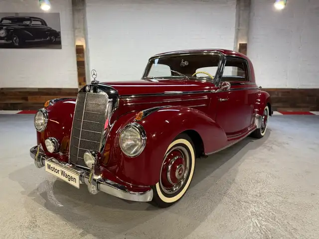 Mercedes-Benz 220 () Deportivo Automático de 2 Puertas