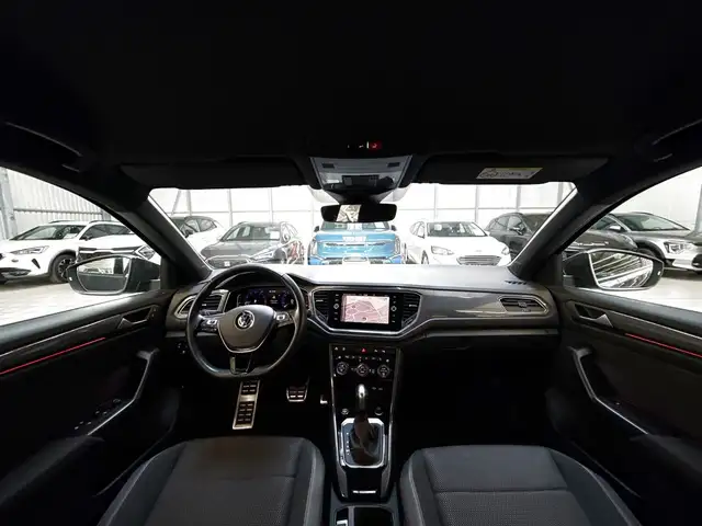 Volkswagen T-Roc view 9
