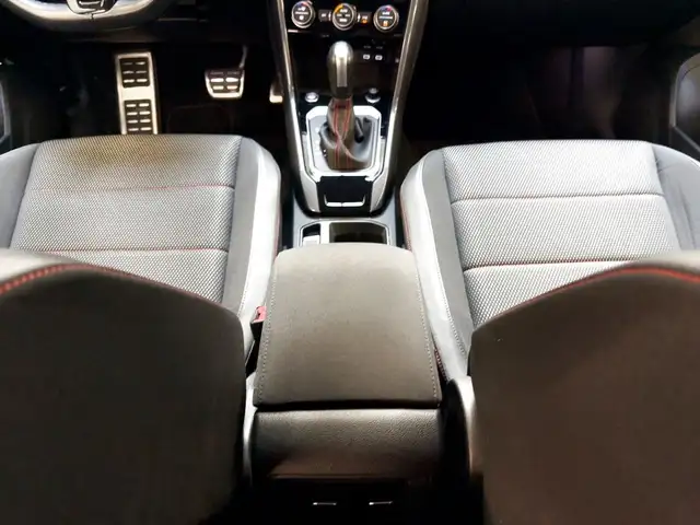 Volkswagen T-Roc view 14