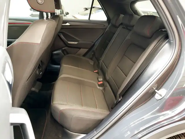 Volkswagen T-Roc view 15
